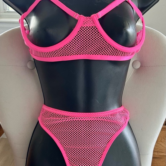Hot Pink mesh banded, open bra, and panty set NWOT. - Picture 6 of 8